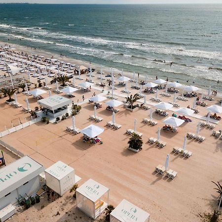 Romeo'S Beachfront Apartment By Loft, Hotel Opera And White Tower Mamaia Eksteriør bilde
