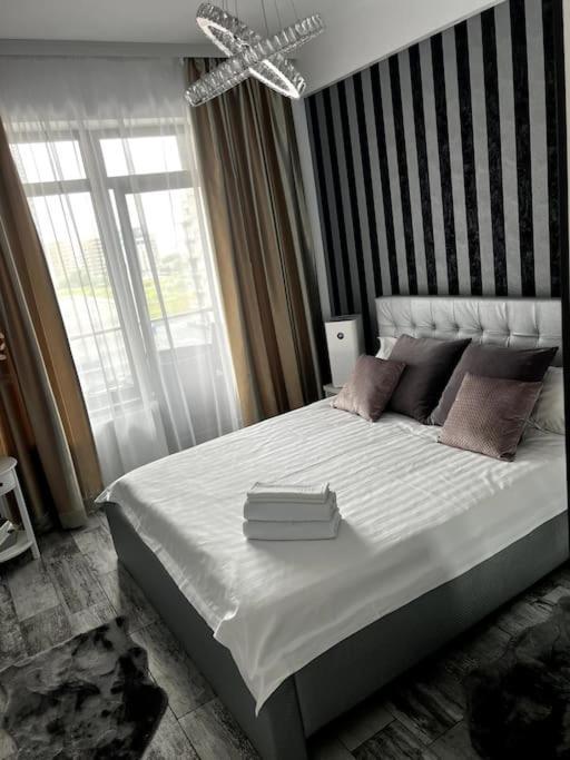 Romeo'S Beachfront Apartment By Loft, Hotel Opera And White Tower Mamaia Eksteriør bilde