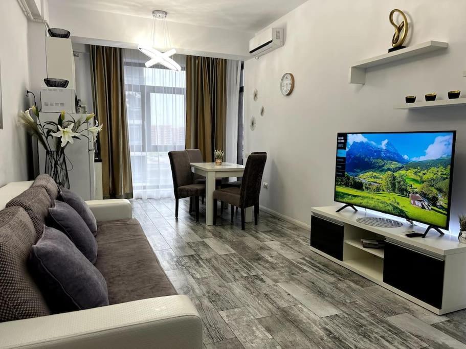 Romeo'S Beachfront Apartment By Loft, Hotel Opera And White Tower Mamaia Eksteriør bilde