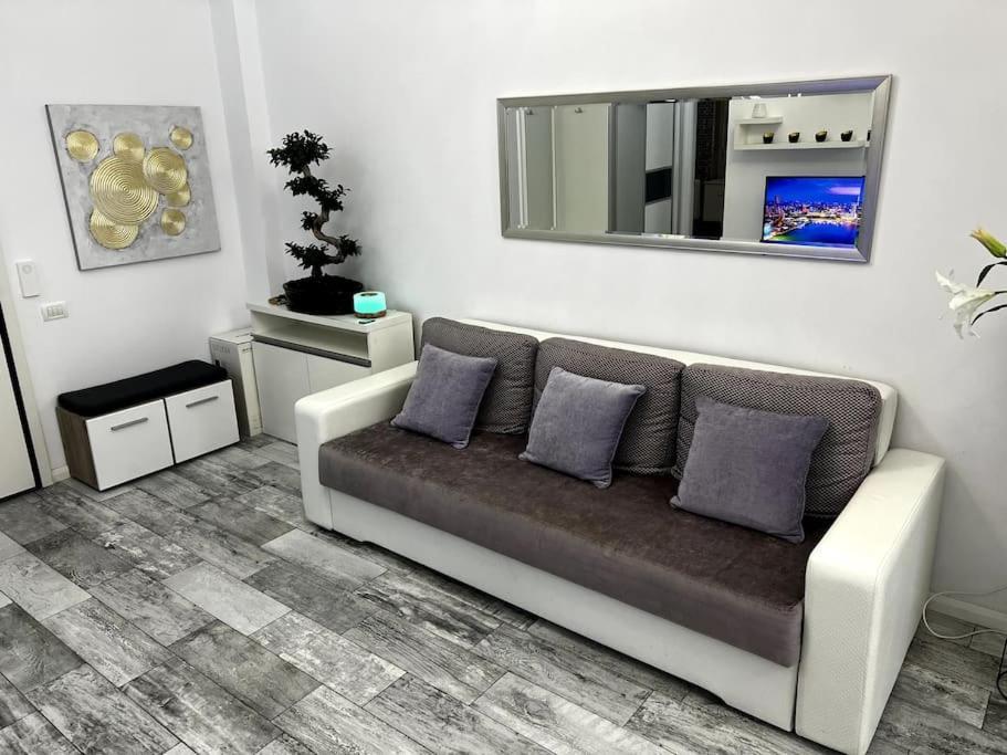 Romeo'S Beachfront Apartment By Loft, Hotel Opera And White Tower Mamaia Eksteriør bilde